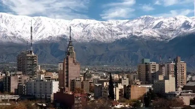 In the capital of Mendoza there are 300 properties for rent