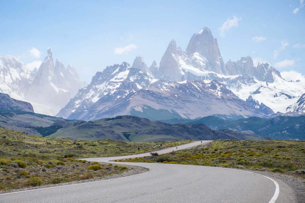 destinationlesstravel.com